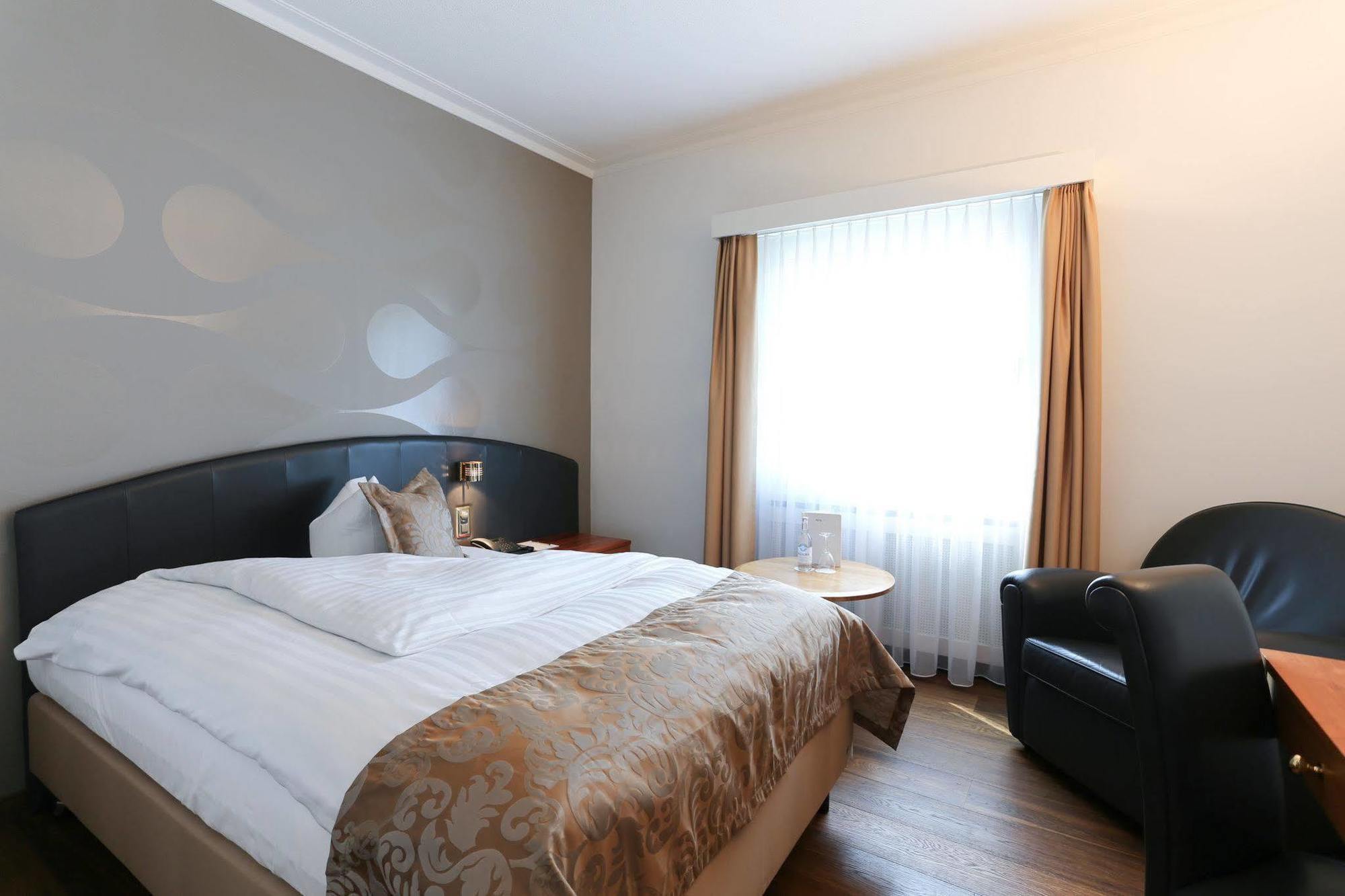 Hotel Uzwil Ngoại thất bức ảnh
