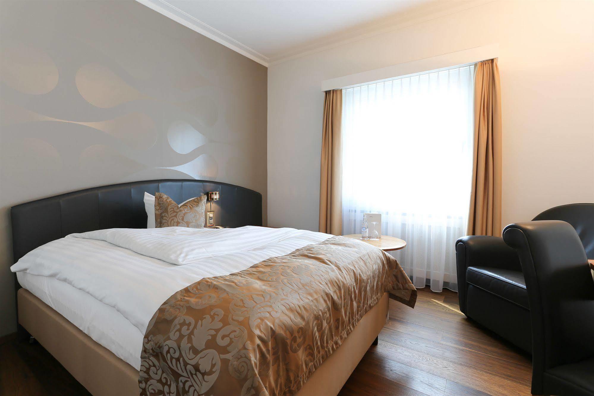 Hotel Uzwil Ngoại thất bức ảnh